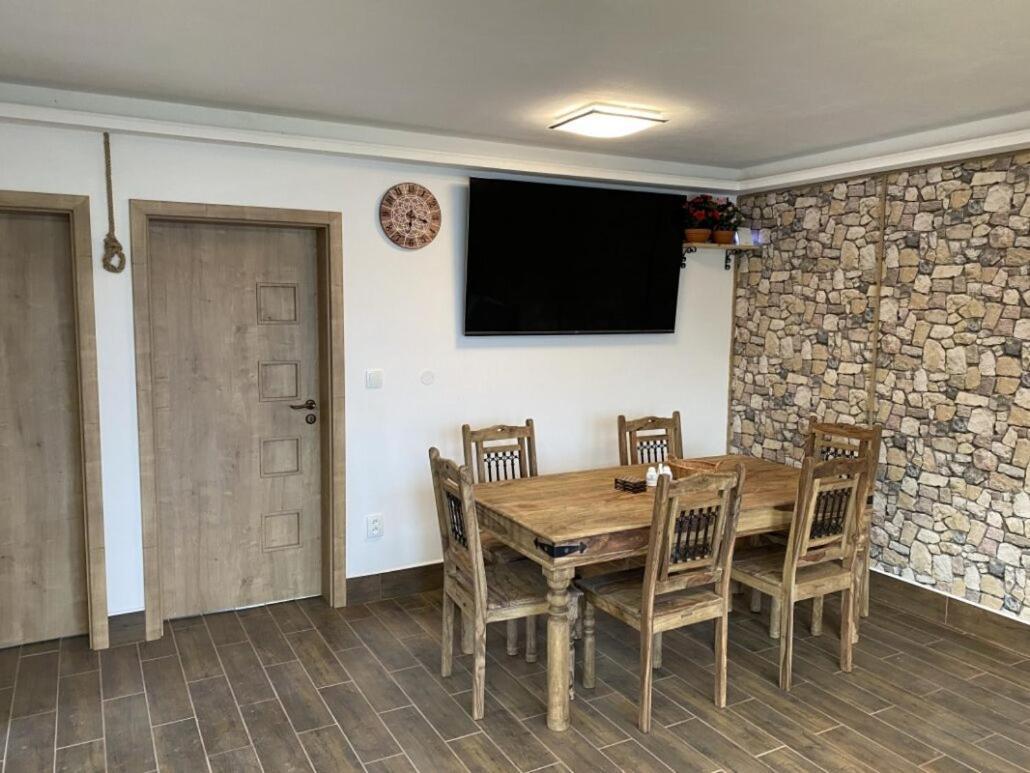 Apartmany U Dlouhana Kadaň Exteriör bild